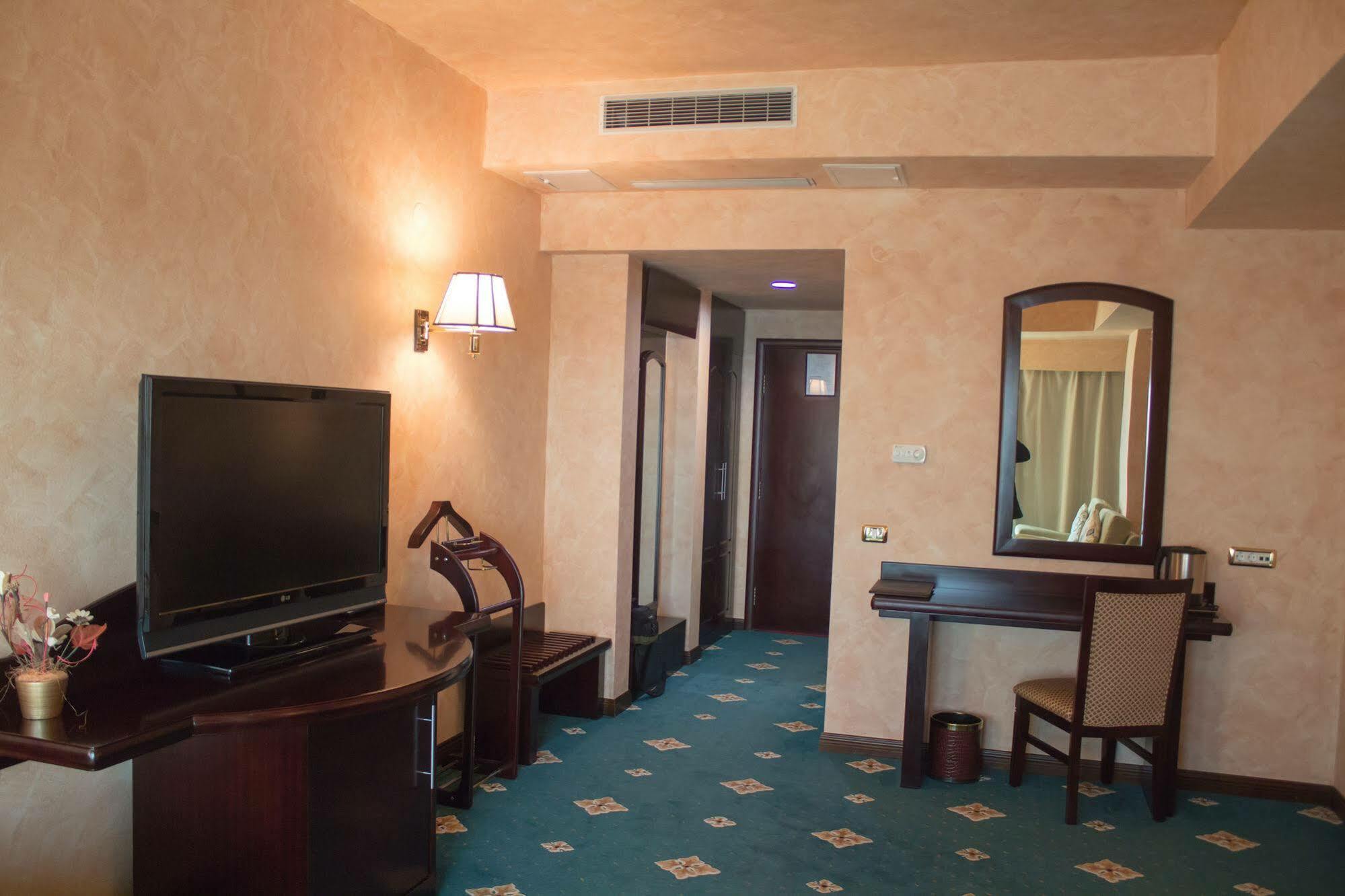 Hotel Delta 4 Tulça Dış mekan fotoğraf